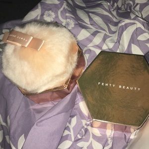 FENTY BEAUTY fairy bomb pom pom